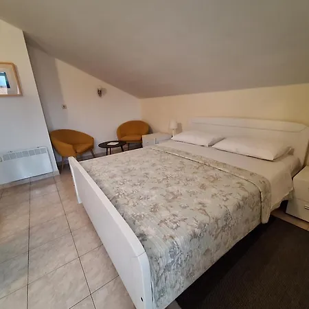 Baric Casa de hóspedes 3*